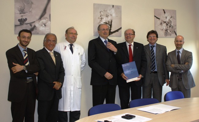 momento donazione fondazione carisp e lions cesena